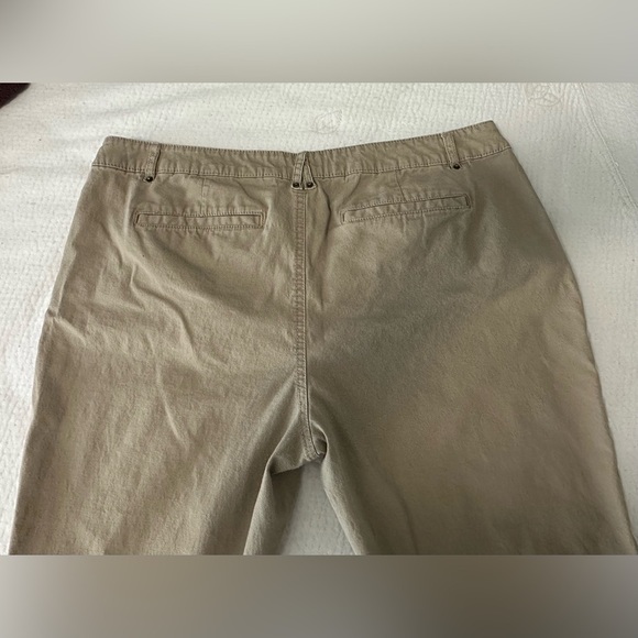 Reitmans Women's Crops Size 15 - Picture 4 of 9